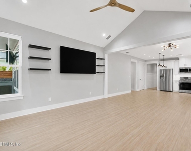 3 Solano Avenue - Photo Thumbnail 9
