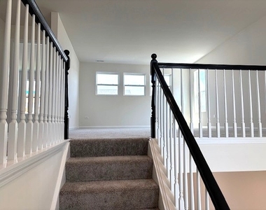 2760 Lawlor Lane - Photo Thumbnail 9