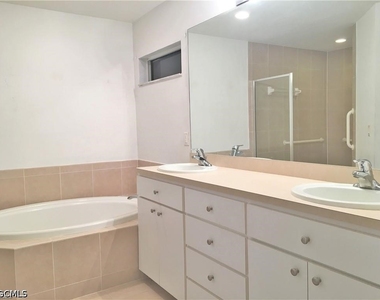 2221 Sw 8th Place - Photo Thumbnail 14