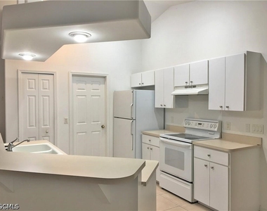 2221 Sw 8th Place - Photo Thumbnail 8
