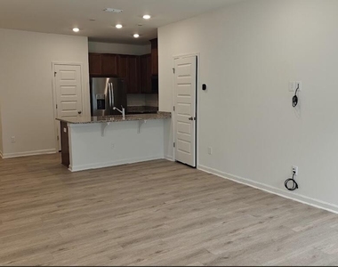 1117 Mountain Crown Street - Photo Thumbnail 7