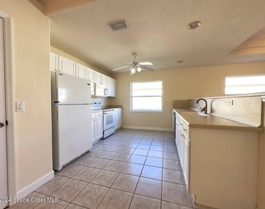 565 Limerick Drive - Photo Thumbnail 10