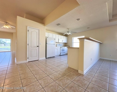 565 Limerick Drive - Photo Thumbnail 12