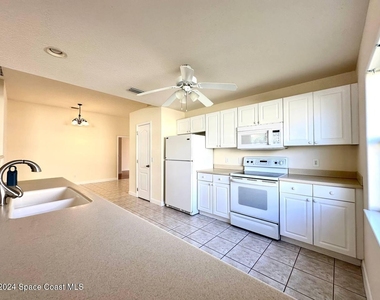 565 Limerick Drive - Photo Thumbnail 15