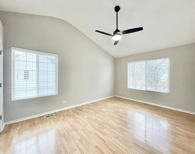 1950 Middlebury Drive - Photo Thumbnail 6