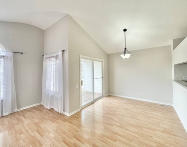 1950 Middlebury Drive - Photo Thumbnail 3