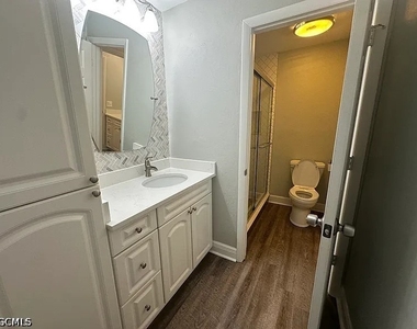 6168 Principia Drive - Photo Thumbnail 12