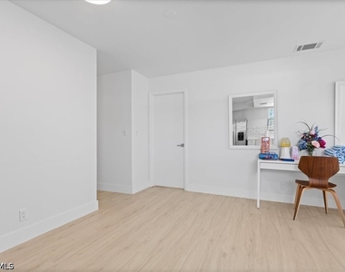 1332 Granada Boulevard - Photo Thumbnail 18
