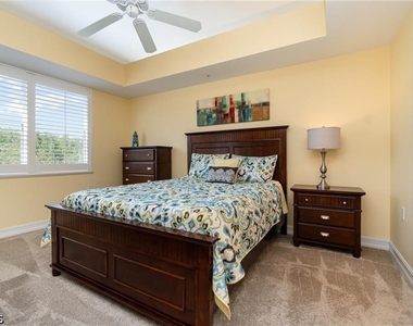 10520 Amiata Way - Photo Thumbnail 8