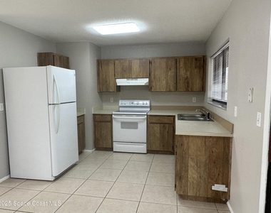 511 Dinner Street Ne - Photo Thumbnail 5