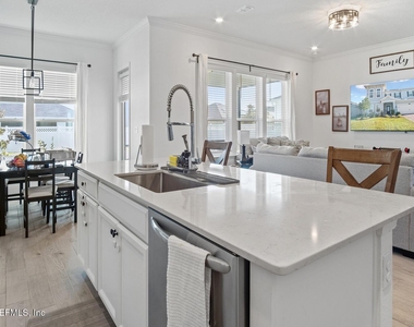 181 Oaklawn Court - Photo Thumbnail 3