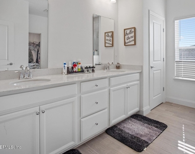 181 Oaklawn Court - Photo Thumbnail 15