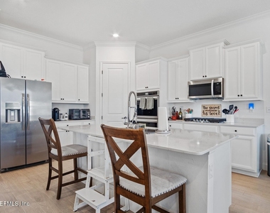 181 Oaklawn Court - Photo Thumbnail 5