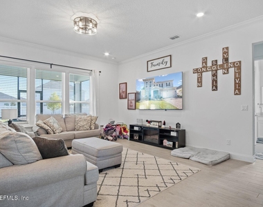 181 Oaklawn Court - Photo Thumbnail 9