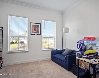 181 Oaklawn Court - Photo Thumbnail 2