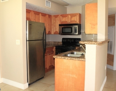 12550 Equestrian Circle - Photo Thumbnail 5