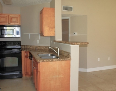 12550 Equestrian Circle - Photo Thumbnail 4
