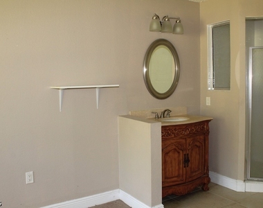 12550 Equestrian Circle - Photo Thumbnail 11