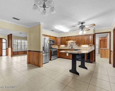 3324 Sunrise Boulevard - Photo Thumbnail 4