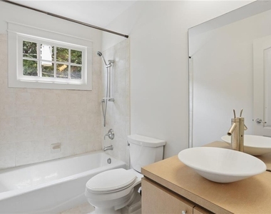 292 Fortune Street Ne - Photo Thumbnail 8