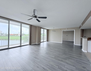 8903 Laguna Lane - Photo Thumbnail 7