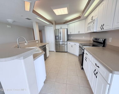 8903 Laguna Lane - Photo Thumbnail 10