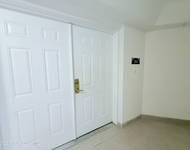 8903 Laguna Lane - Photo Thumbnail 5