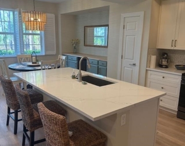 10800 Palazzo Way - Photo Thumbnail 4