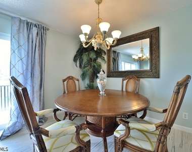 229 Palm Drive - Photo Thumbnail 5
