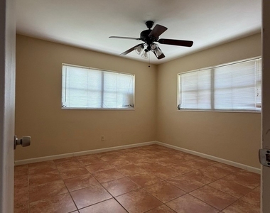 4924 Vincennes Street - Photo Thumbnail 7