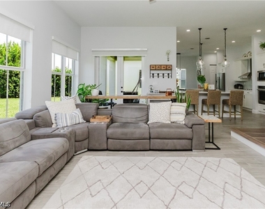 4870 Frattina Street - Photo Thumbnail 6