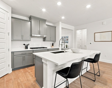 9608 Hamadryas Dr - Photo Thumbnail 9