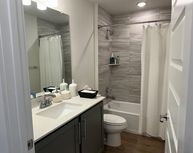 9608 Hamadryas Dr - Photo Thumbnail 15