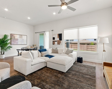 9608 Hamadryas Dr - Photo Thumbnail 5