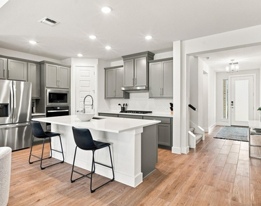 9608 Hamadryas Dr - Photo Thumbnail 6