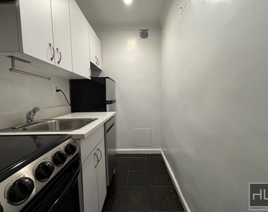 West 73rd Street - Photo Thumbnail 2