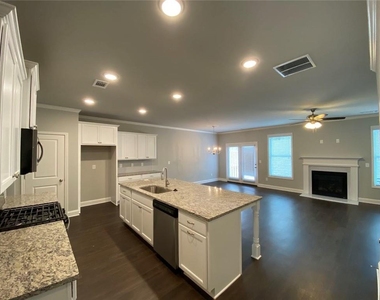 2615 Morgan Place Drive - Photo Thumbnail 4