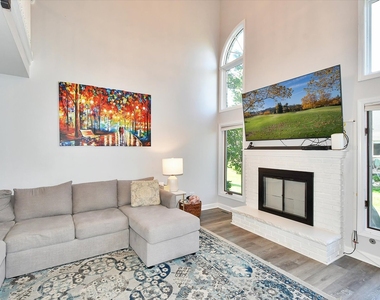 17323 Lakebrook Drive - Photo Thumbnail 4
