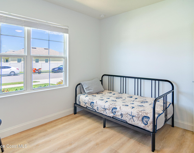 340 Sorrento Drive - Photo Thumbnail 2