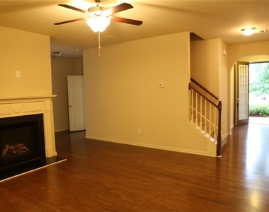 2654 Sardis Chase Ct - Photo Thumbnail 2