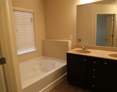 2654 Sardis Chase Ct - Photo Thumbnail 8