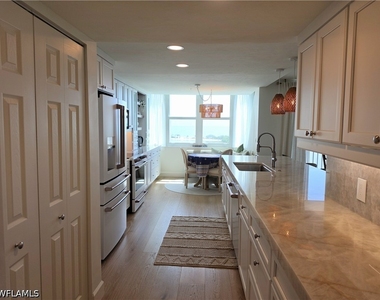 5550 Heron Point Drive - Photo Thumbnail 10