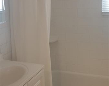50 Saint Joseph - Photo Thumbnail 12