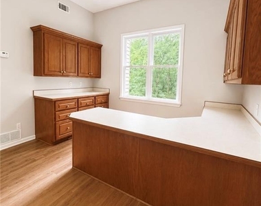 3235 Bentwood Close - Photo Thumbnail 21