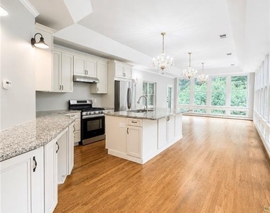 3235 Bentwood Close - Photo Thumbnail 38