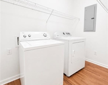 3235 Bentwood Close - Photo Thumbnail 47