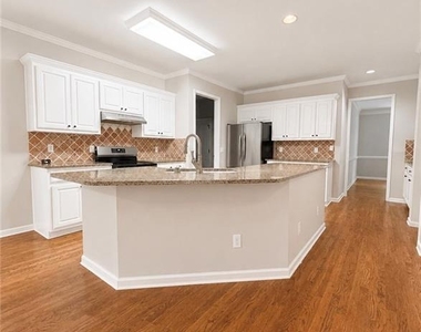 3235 Bentwood Close - Photo Thumbnail 14