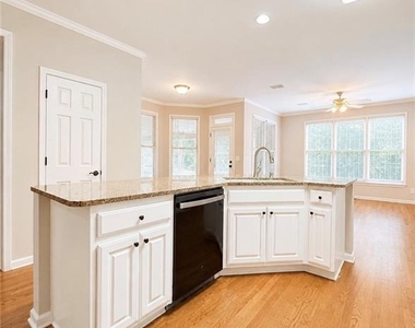 3235 Bentwood Close - Photo Thumbnail 16