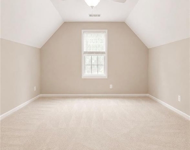 3235 Bentwood Close - Photo Thumbnail 35