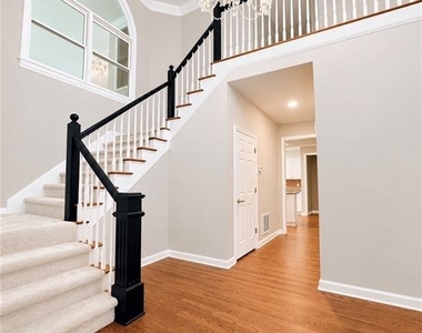 3235 Bentwood Close - Photo Thumbnail 22